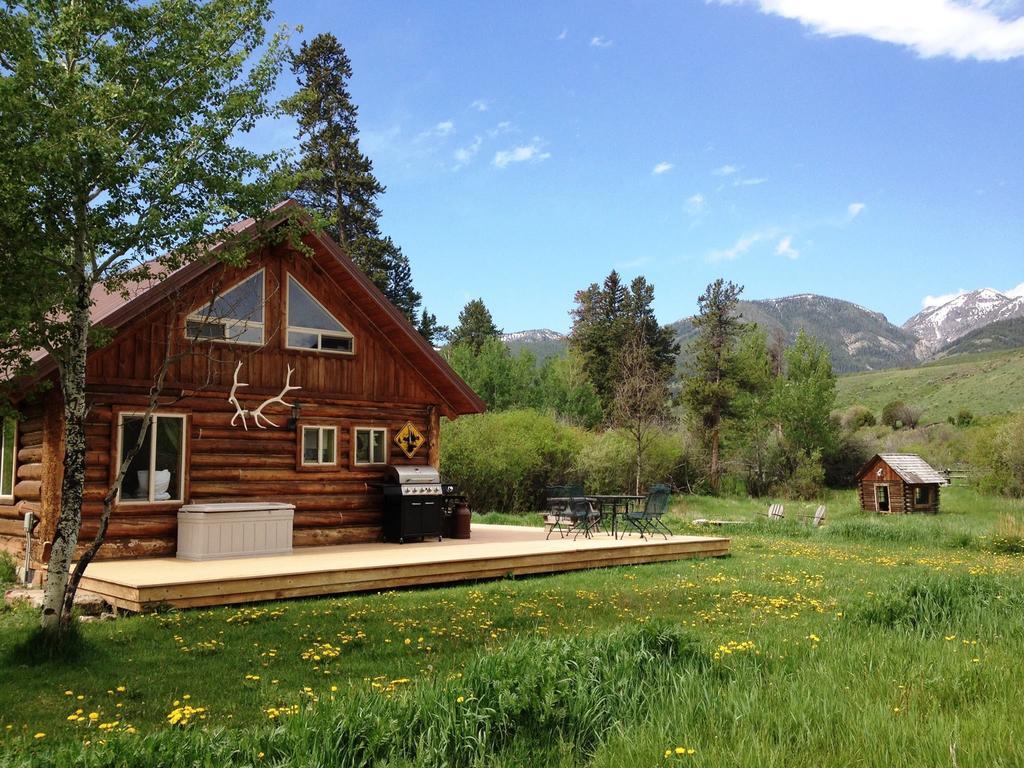 Grandpa'S Cabin Villa Gardiner Exterior photo